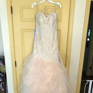 Custom made wedding dress - Never worn